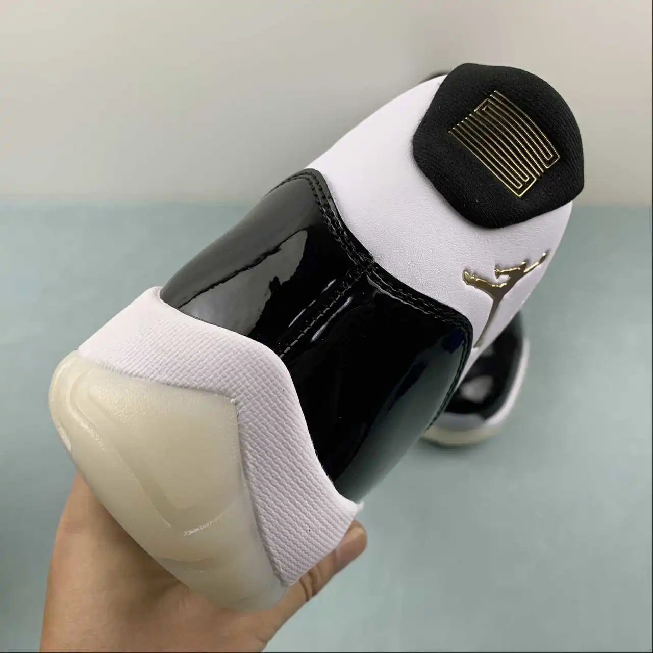 Air Jordan 11 CT8012-170 9