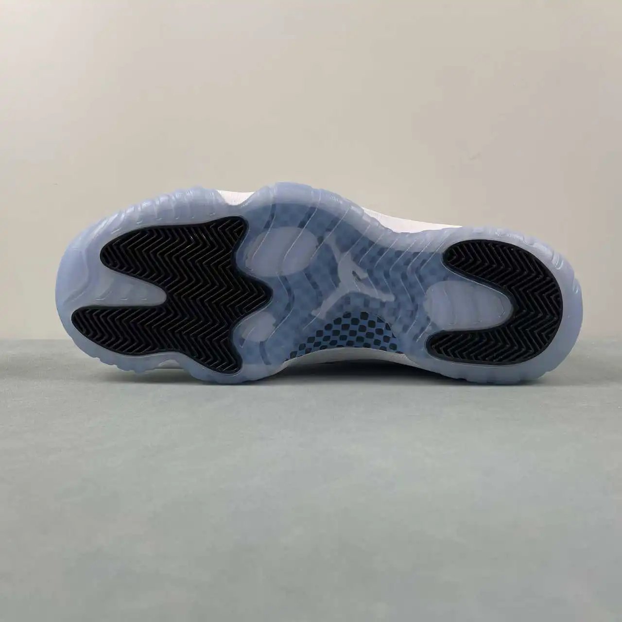 Air Jordan 11 CT8012-104 12