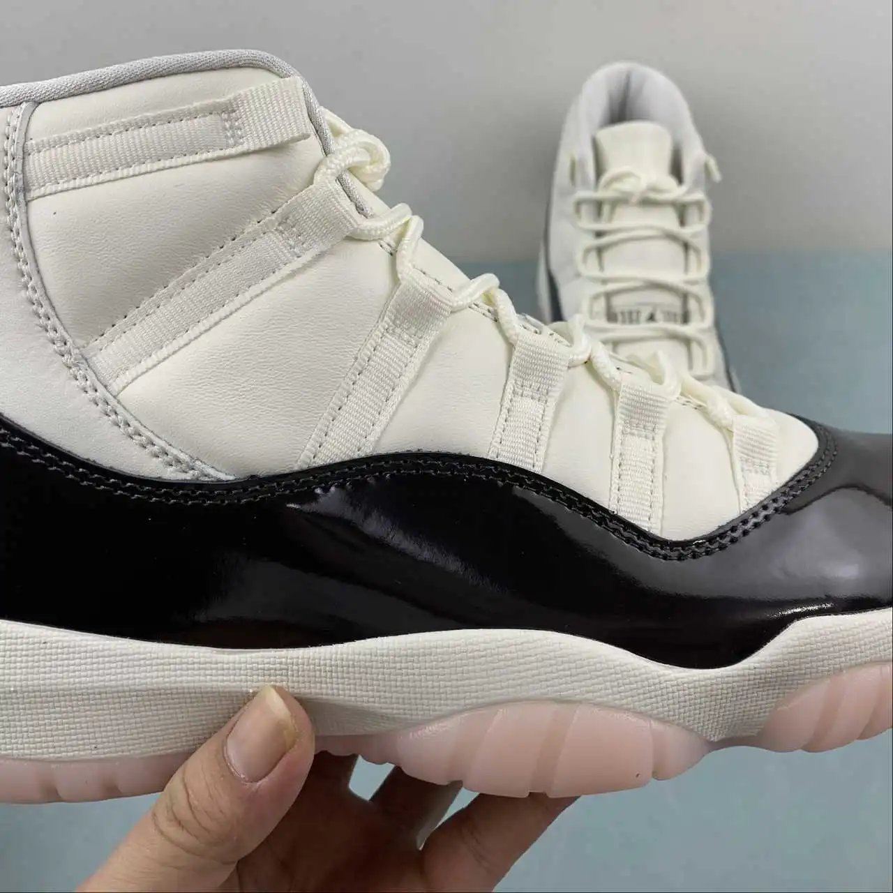 Air Jordan 11 AR0715-101 8