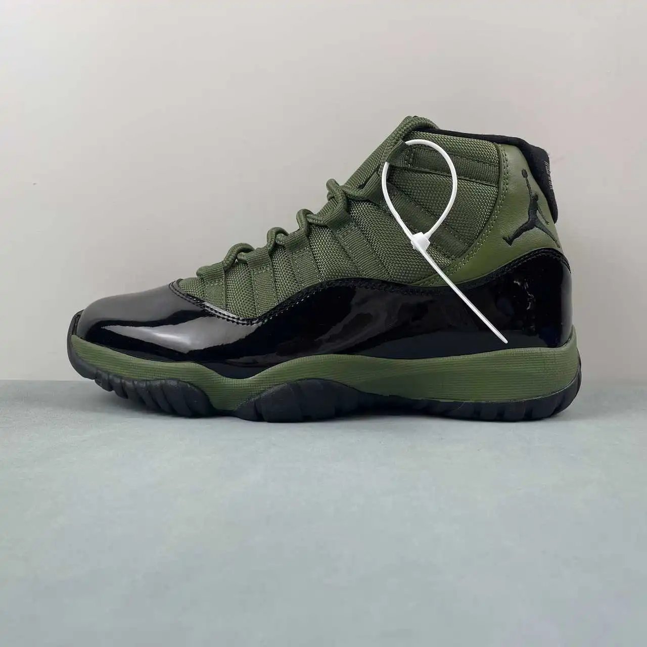 Air Jordan 11 CT8012-300 6