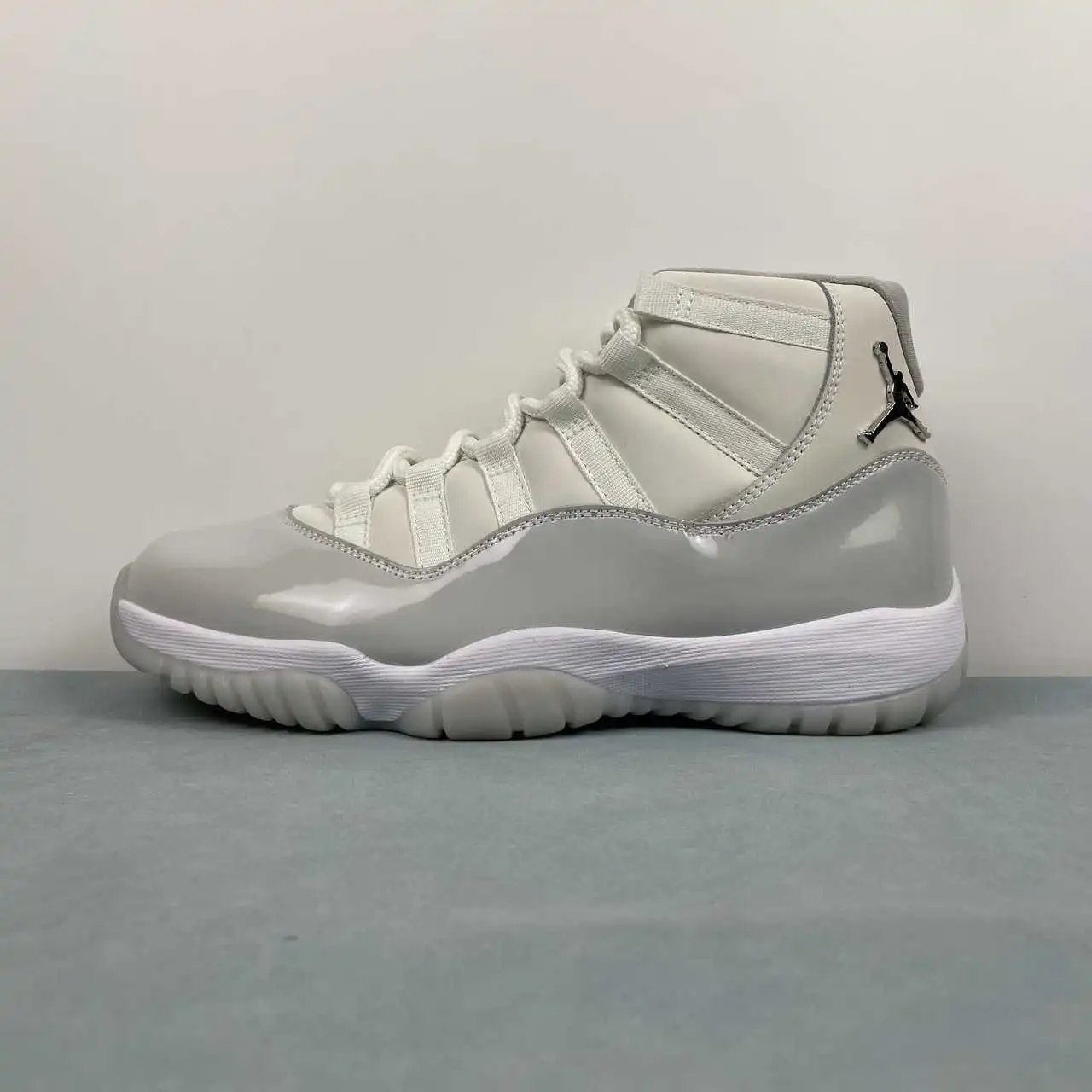 Air Jordan 11 AR0715-110 6