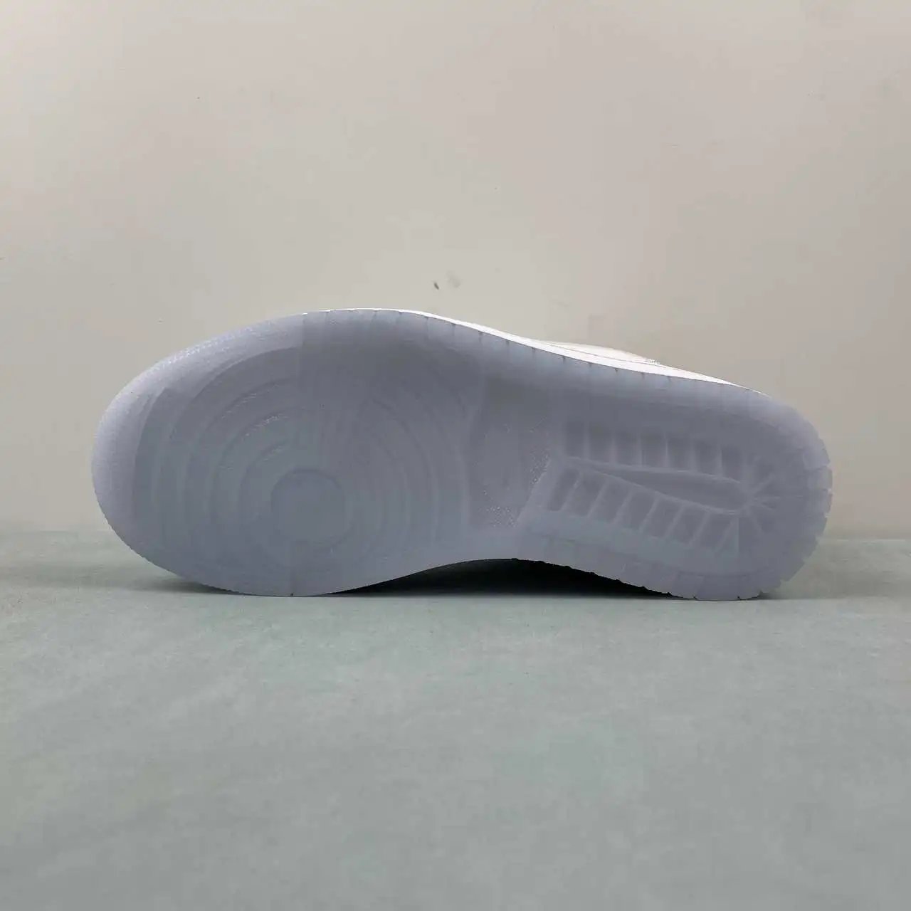 Air Jordan 1 Low HJ3481-491 11
