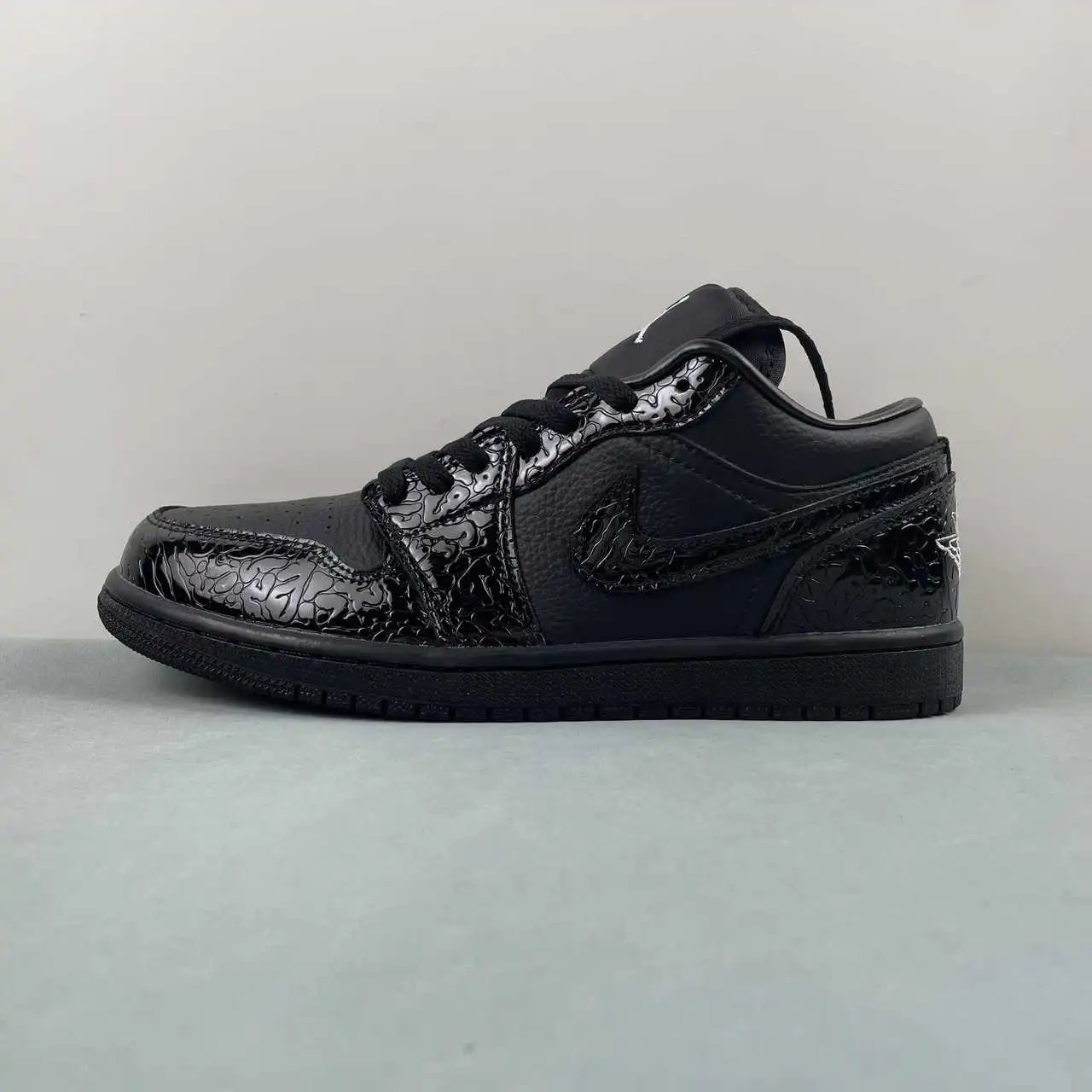 Air Jordan 1 Low HJ7743-010 5
