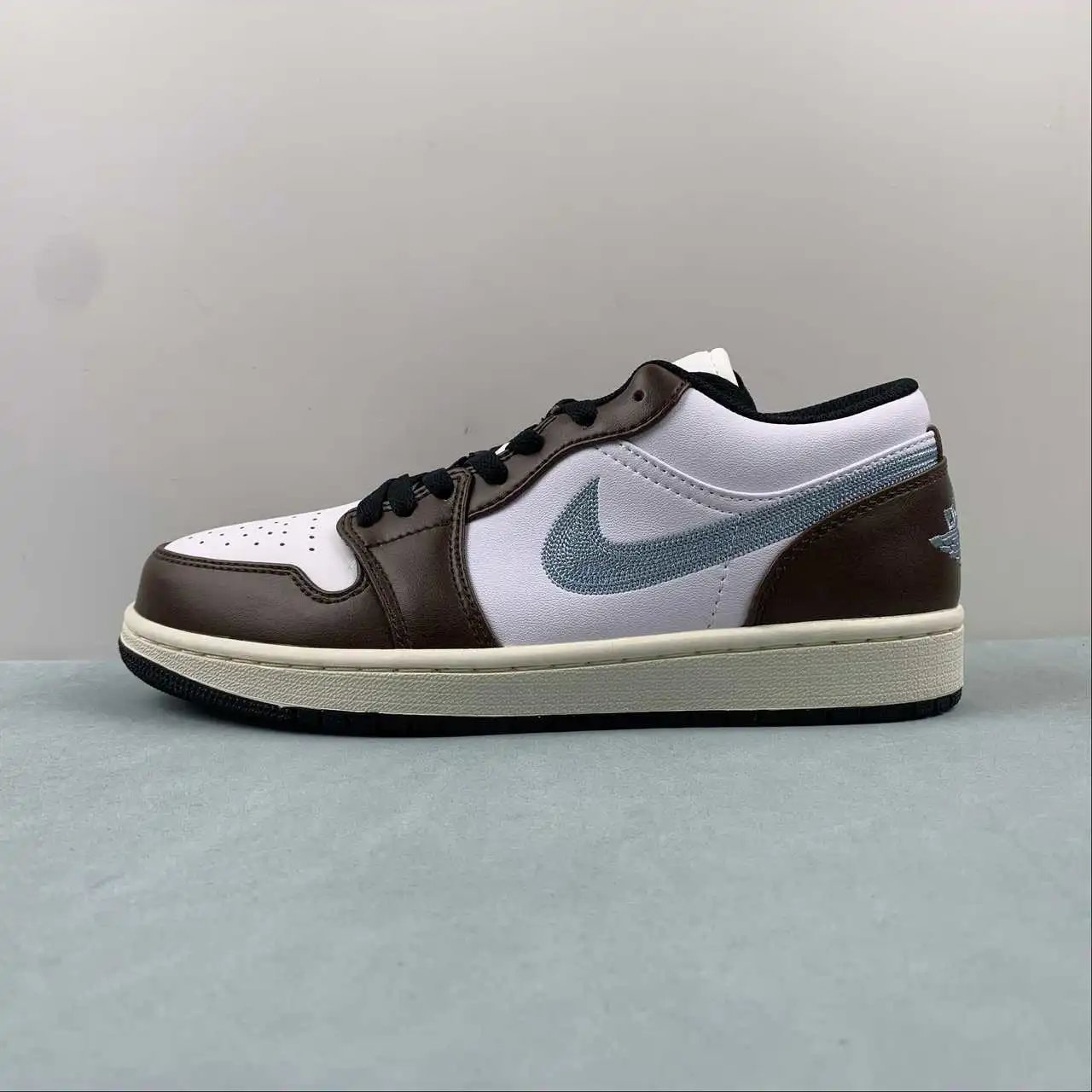 Air Jordan 1 Low FQ7832-142 5