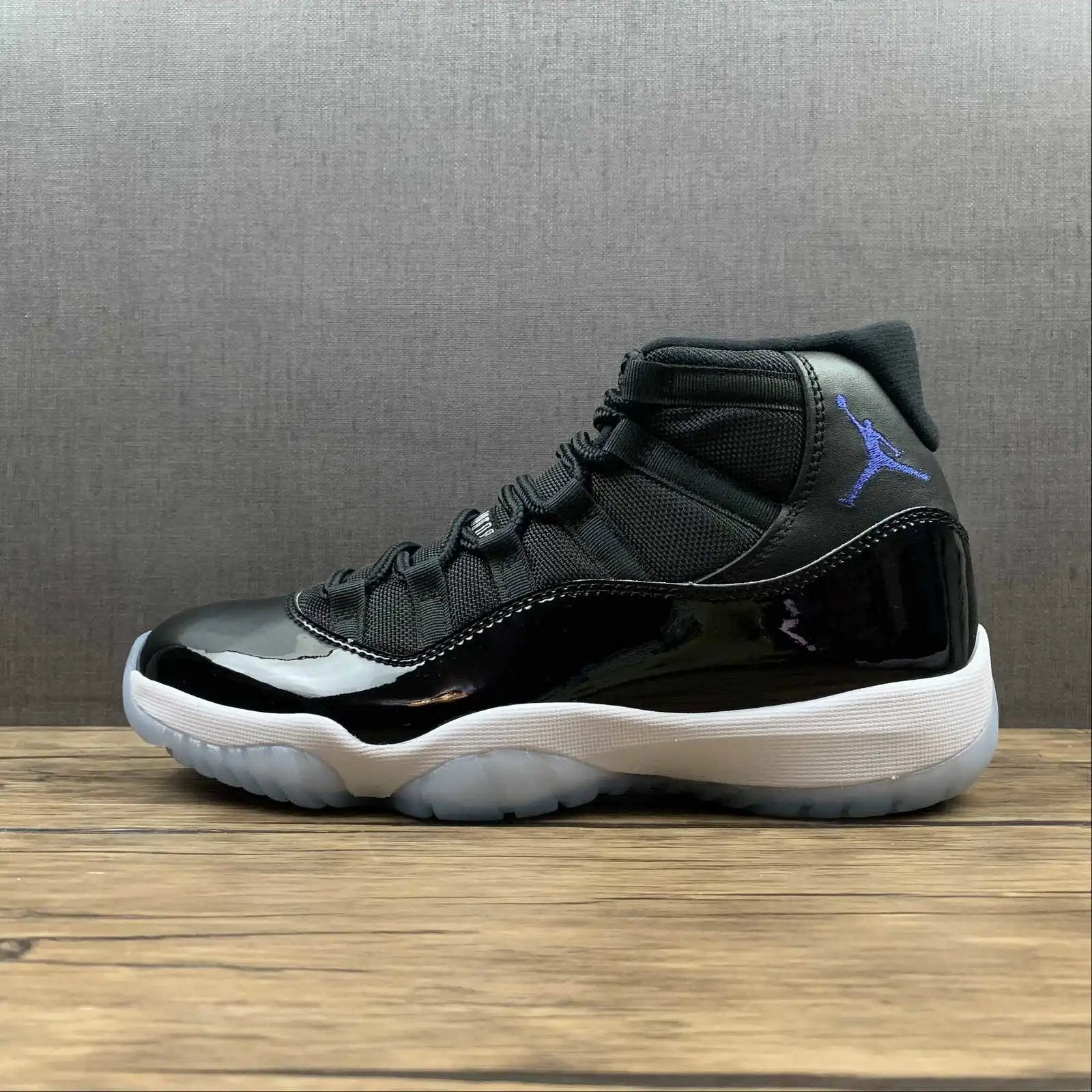 Air Jordan 11 378037-003 6