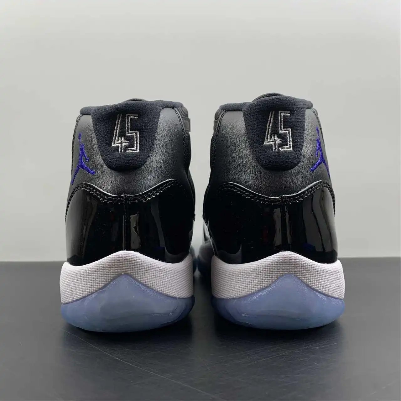 Air Jordan 11 378038-003 thumbnail 3