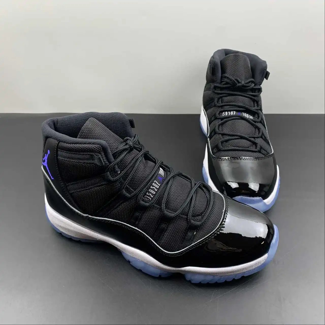 Air Jordan 11 378038-003 thumbnail 2