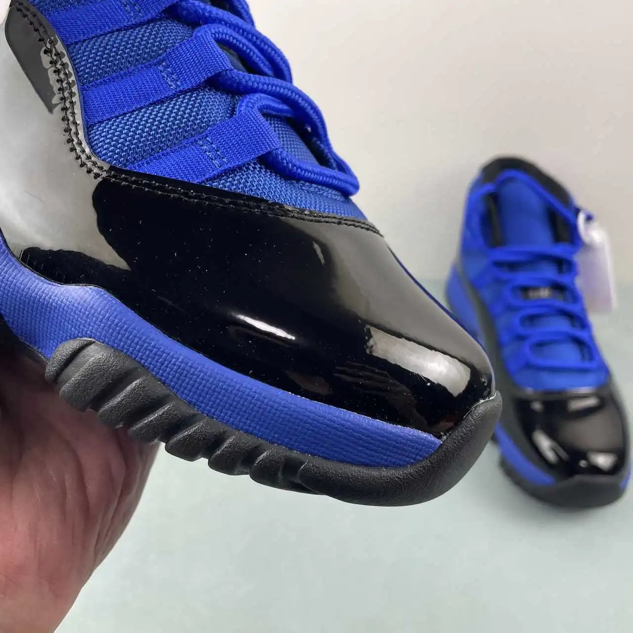 Air Jordan 11 CT8012-400 10