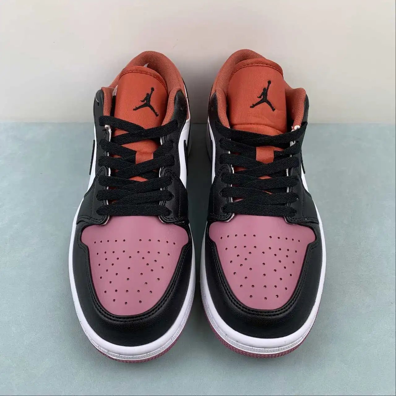 Air Jordan 1 Low FB9908-102 thumbnail 3