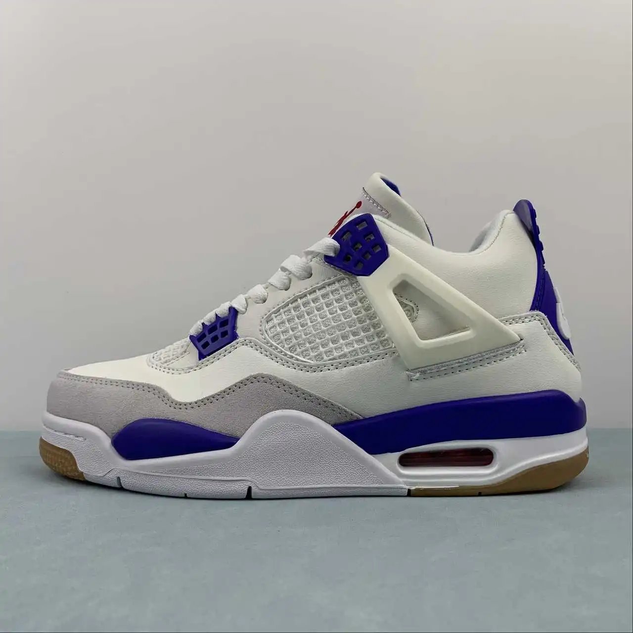 AJ4 × Nike SB DR5415-102 6