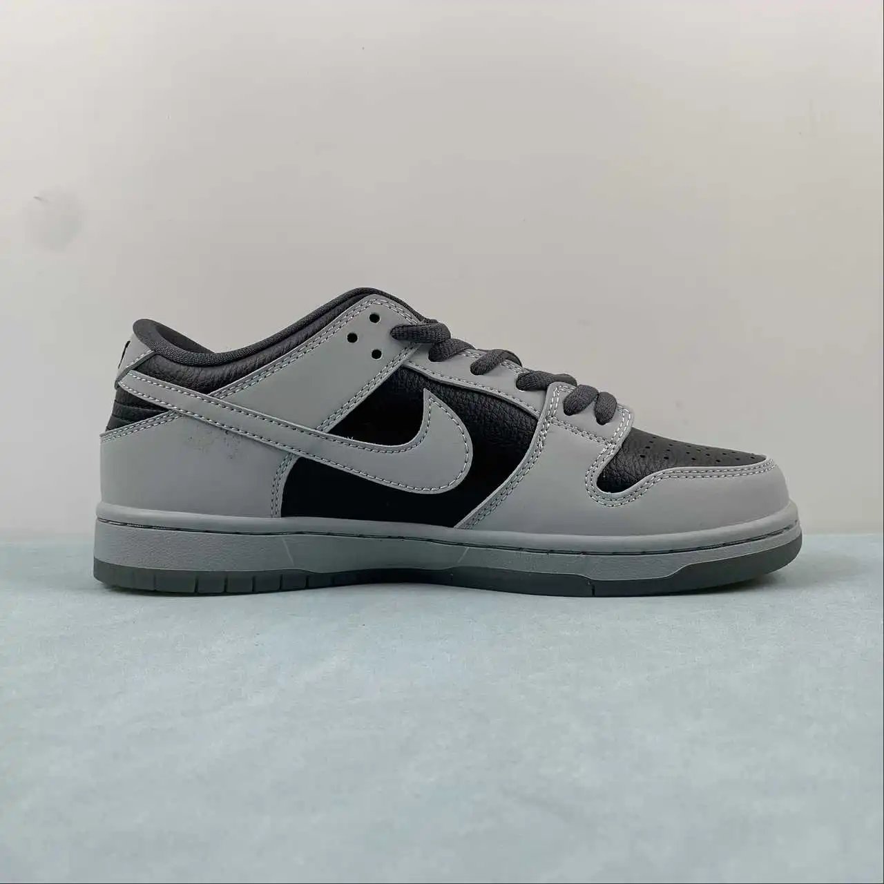 Nike Dunk Low 504750-020 5