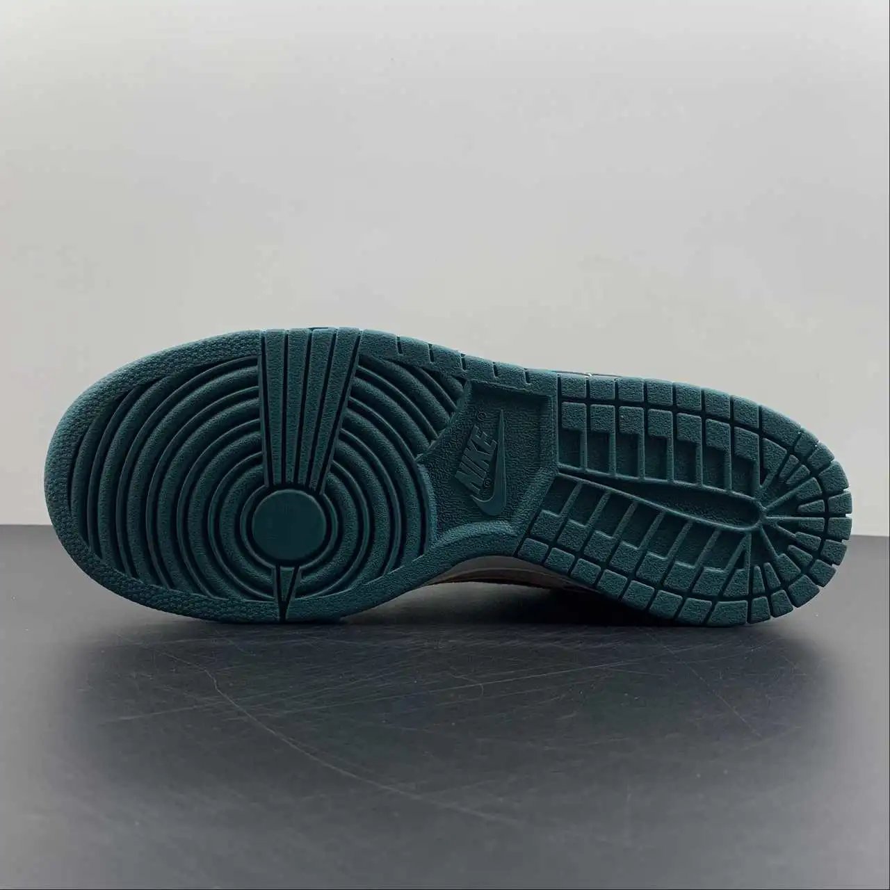 Nike Dunk Low LF0039-022 12