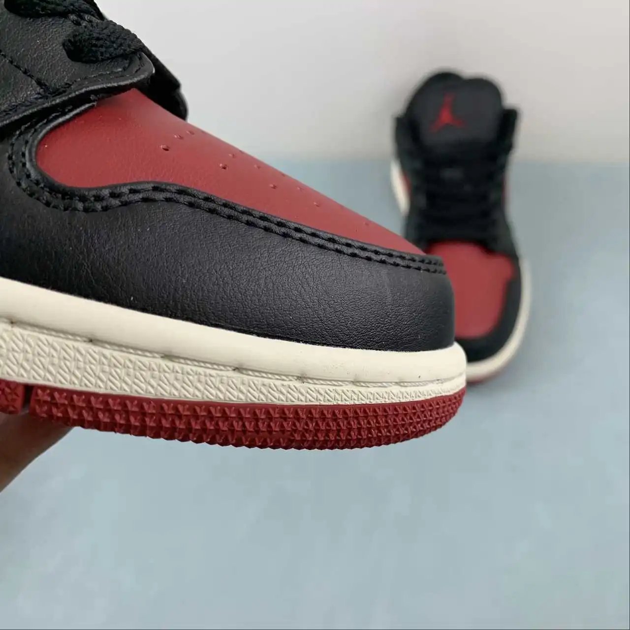 Air Jordan 1 Low DC0774-061 7