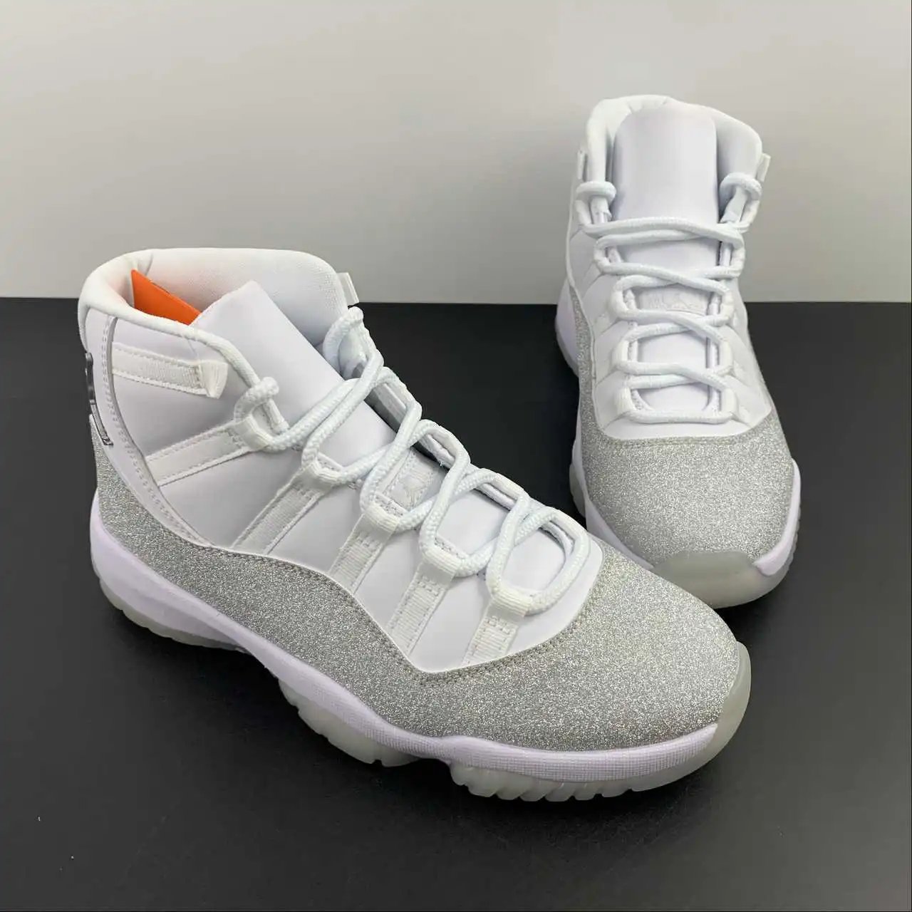 Air Jordan 11 AR0715-100 thumbnail 2