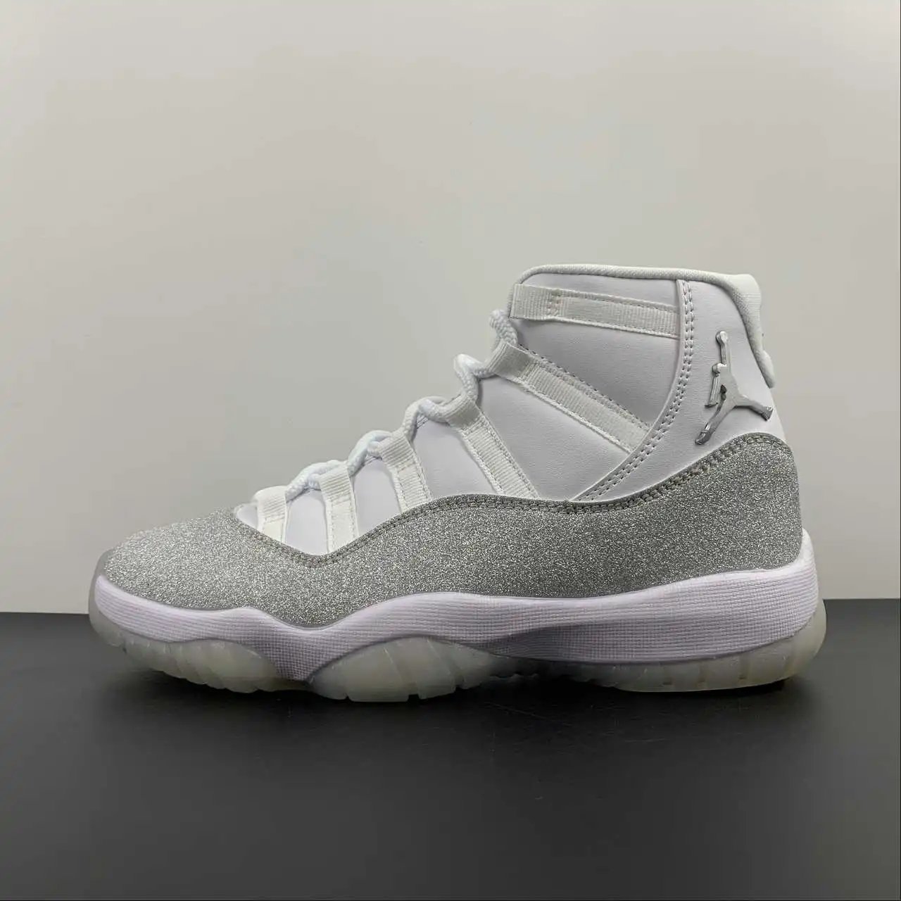 Air Jordan 11 AR0715-100 6