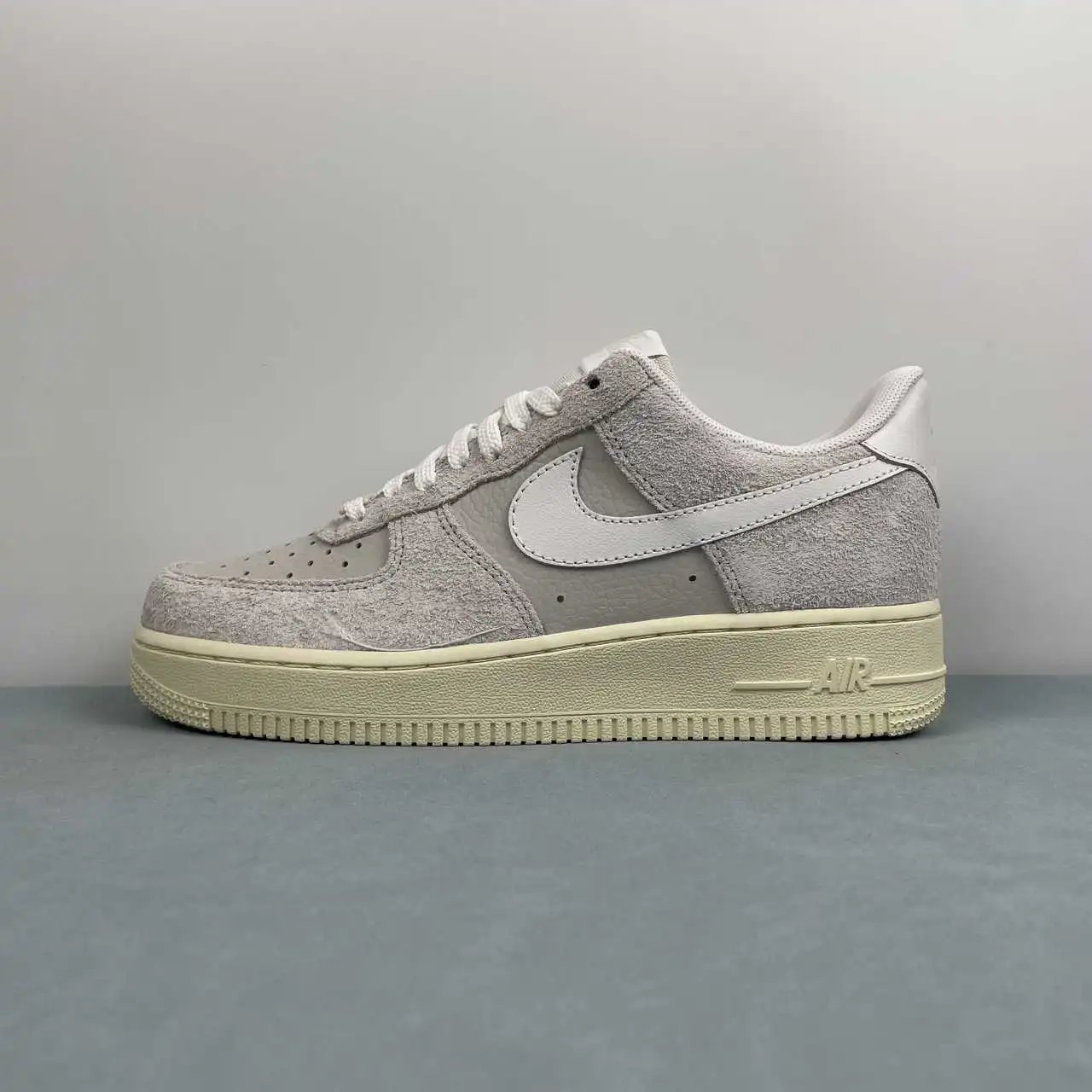 Nike Air Force 1 HF2897-001 thumbnail 4