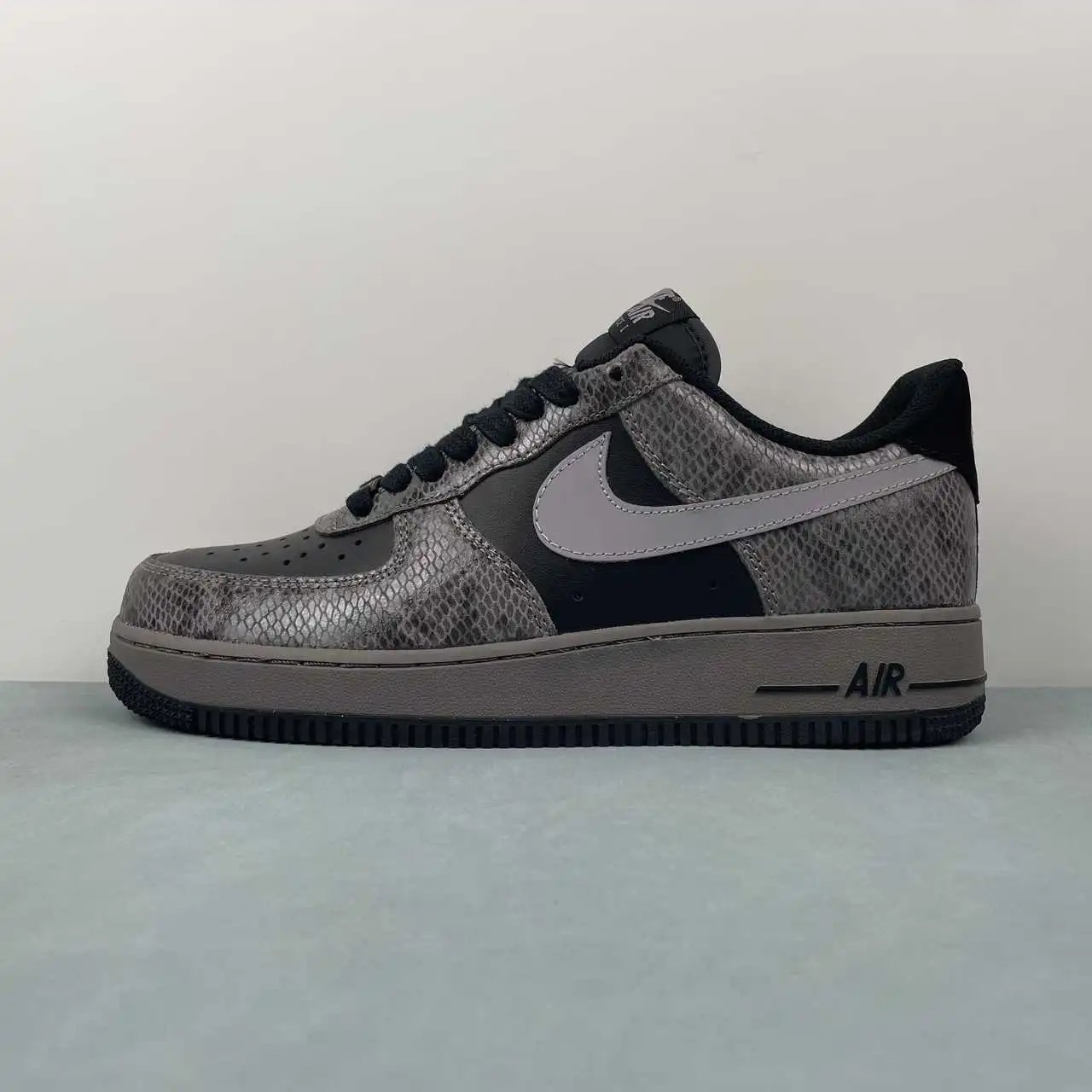 Nike Air Force 1 HF2898-001 thumbnail 4