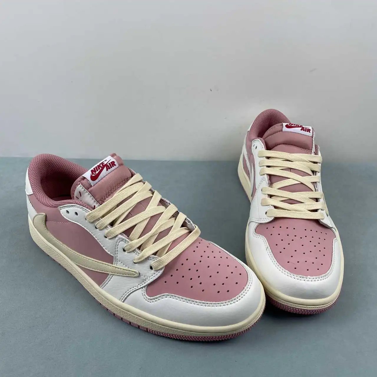 Trav#s Scot# × Air Jordan 1 Low DM7866-600 thumbnail 2
