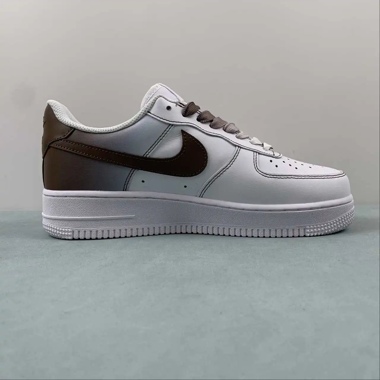 Nike Air Force 1 FN0366-103 thumbnail 4