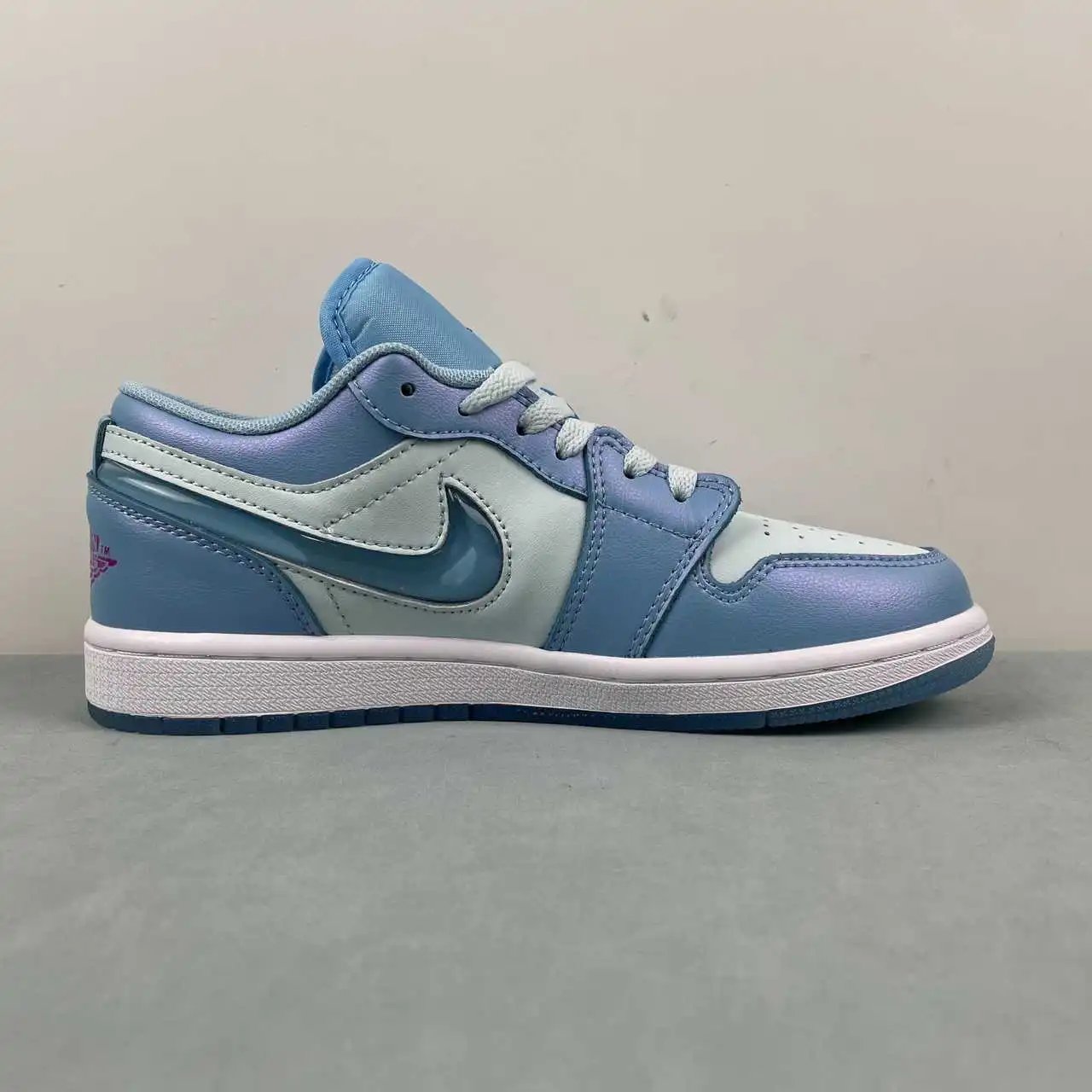 Air Jordan 1 Low FN7366-400 6