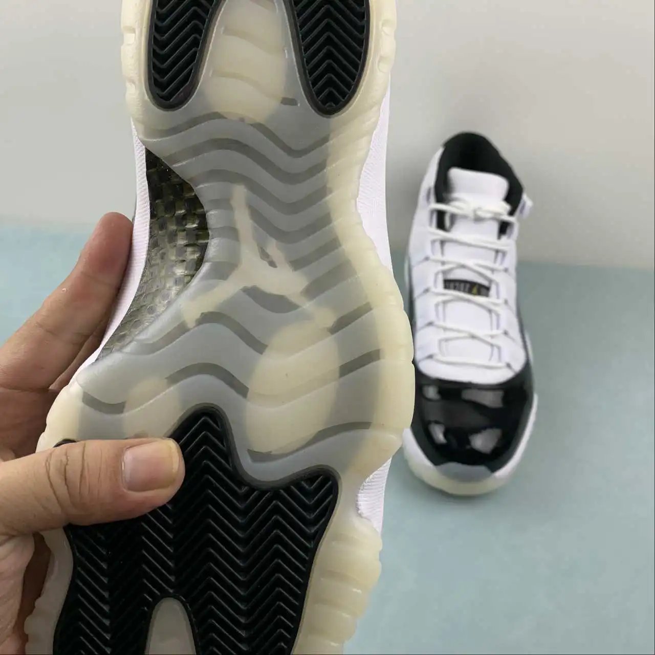 Air Jordan 11 CT8012-170 10