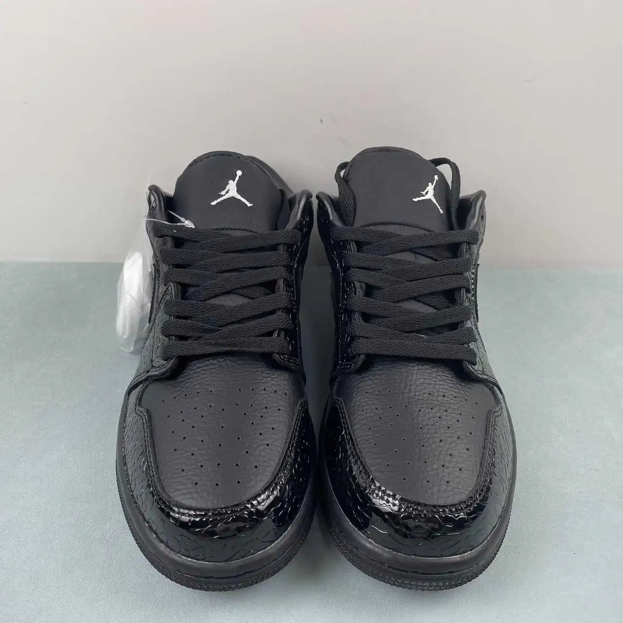 Air Jordan 1 Low HJ7743-010 thumbnail 3