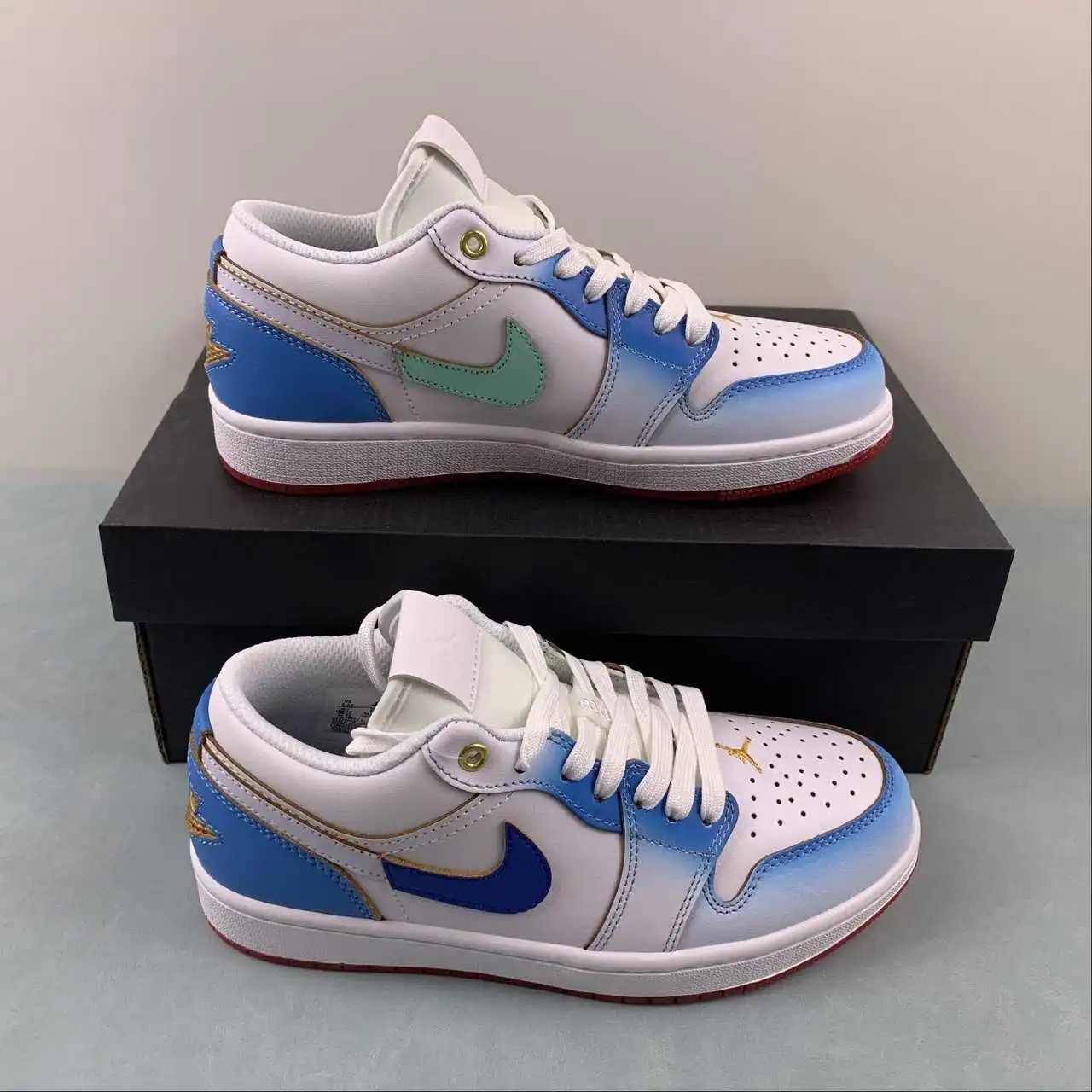 Air Jordan 1 Low FN8895-141