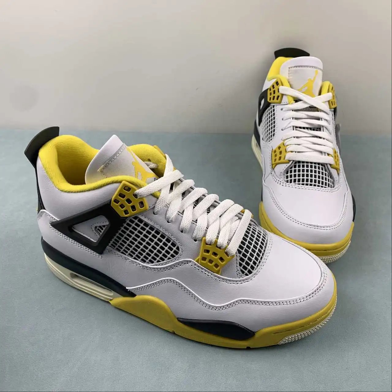 Air Jordan 4 AQ9129-101 thumbnail 2