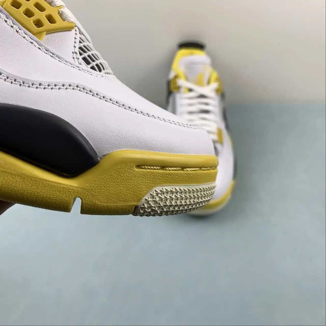 Air Jordan 4 AQ9129-101 7