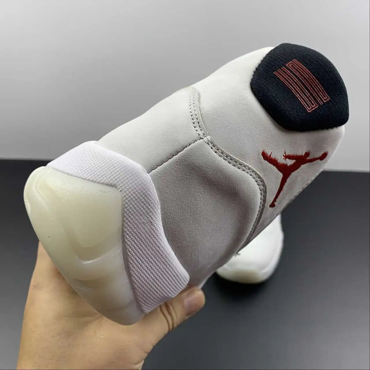Air Jordan 11 378037-016 10