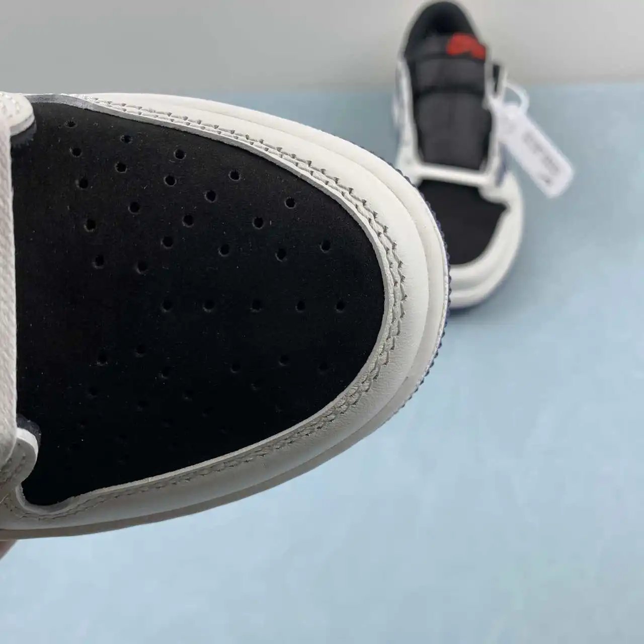 Air Jordan 1 Low DM7866-040 8
