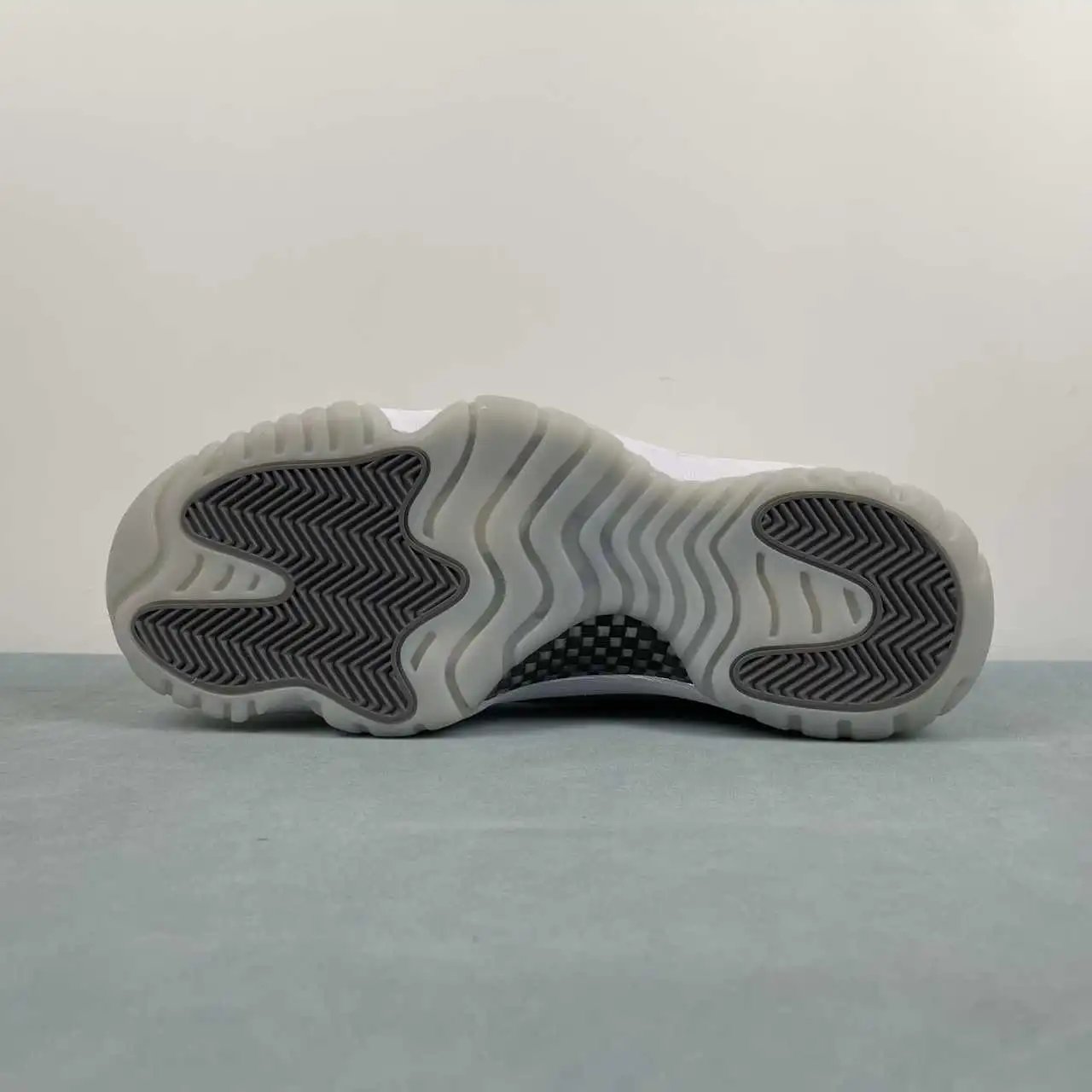 Air Jordan 11 AR0715-110 12