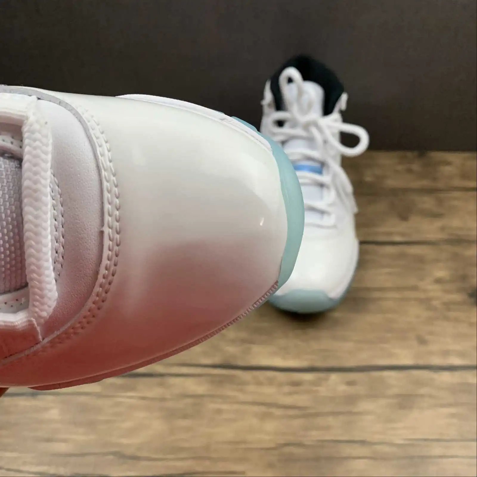 Air Jordan 11 378037-117 8