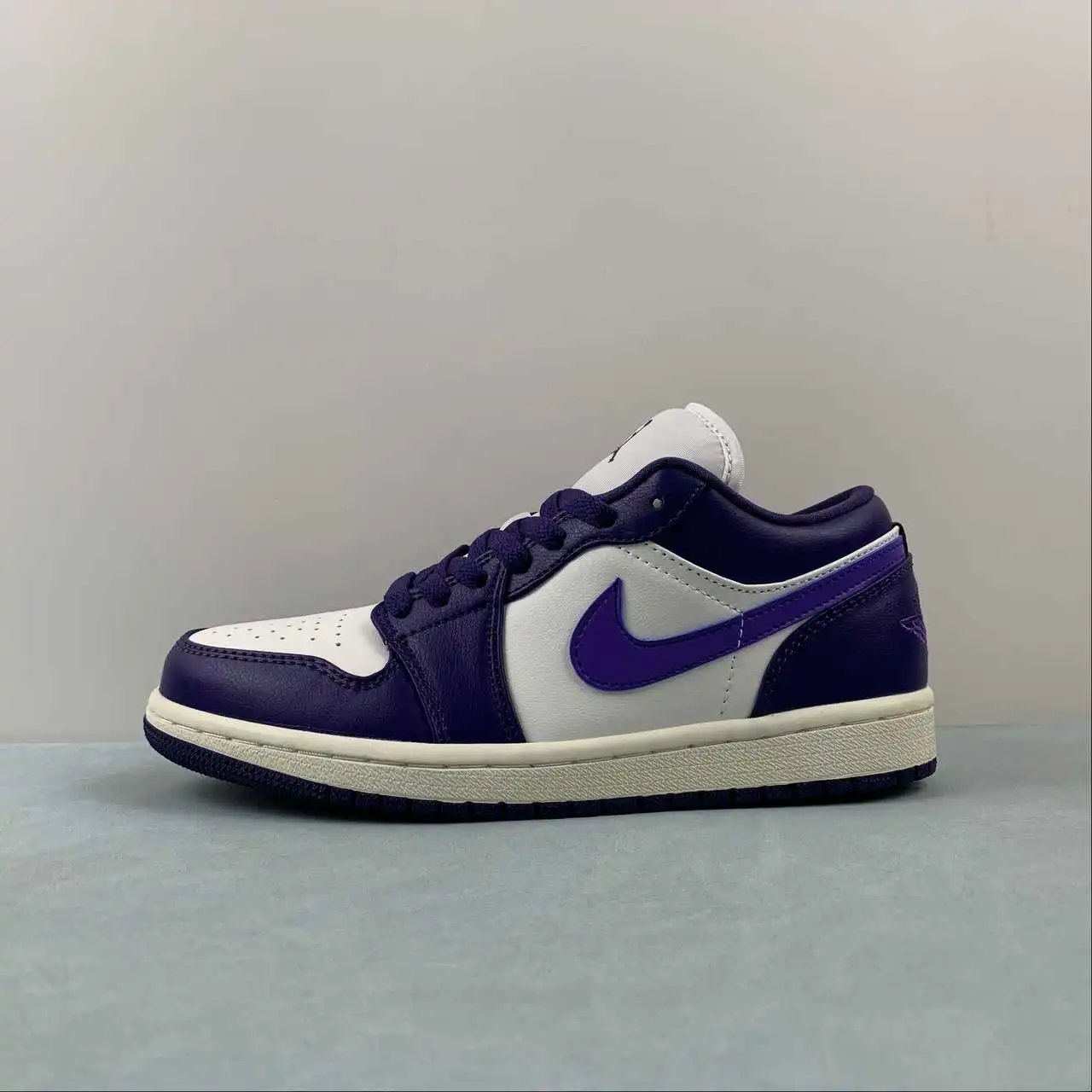 Air Jordan 1 Low DC0774-502 5