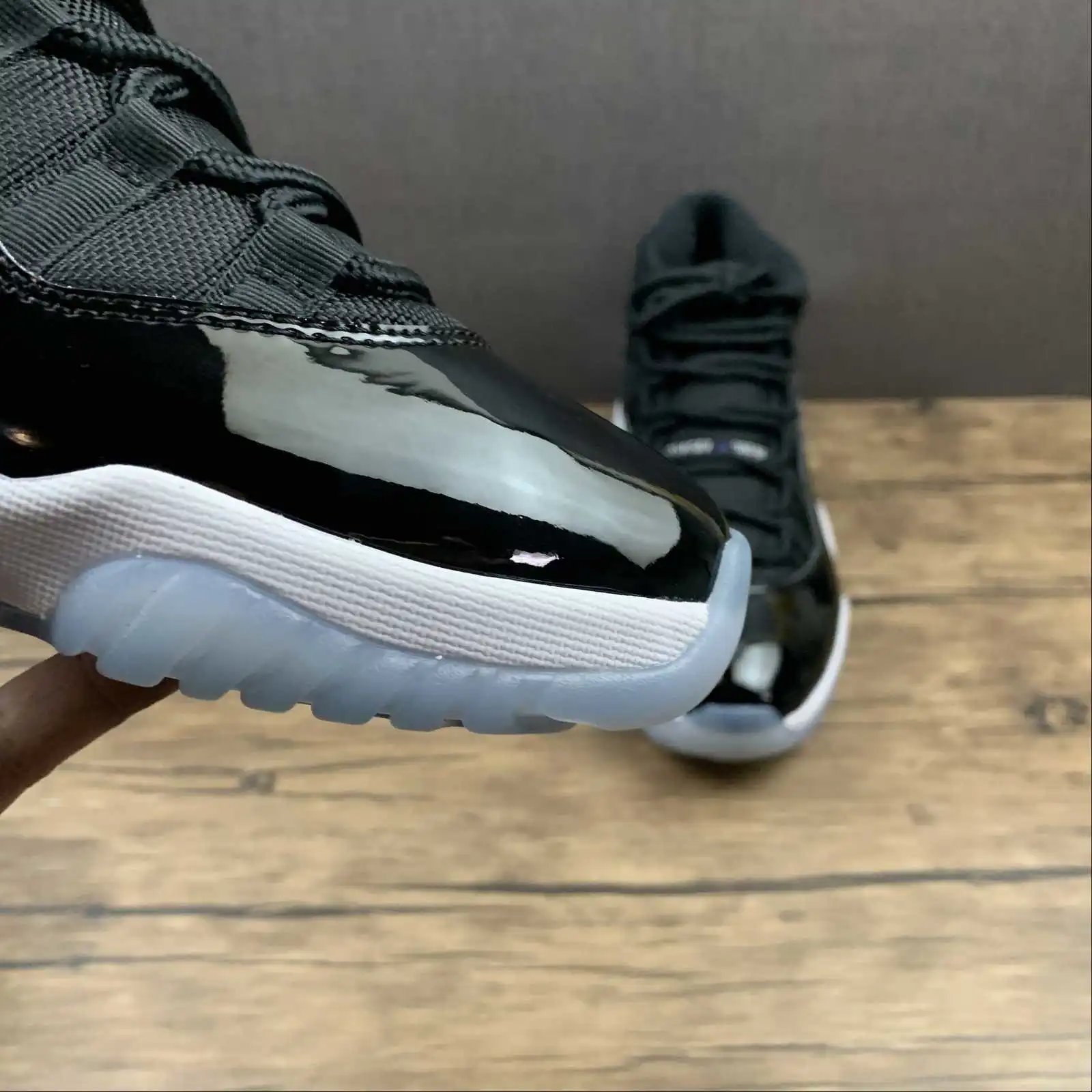 Air Jordan 11 378037-003 7