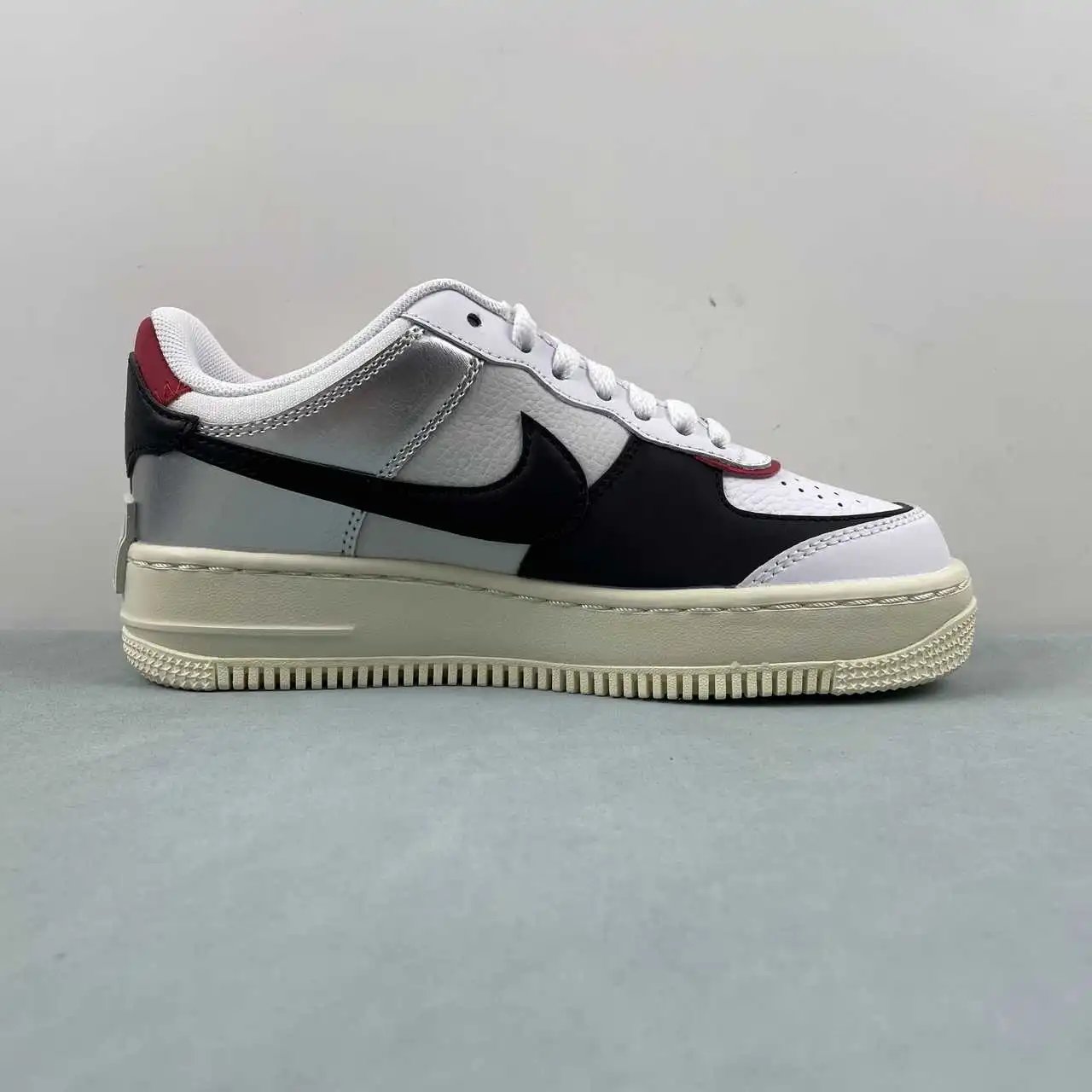 Nike Air Force 1 FN6335-100 thumbnail 4