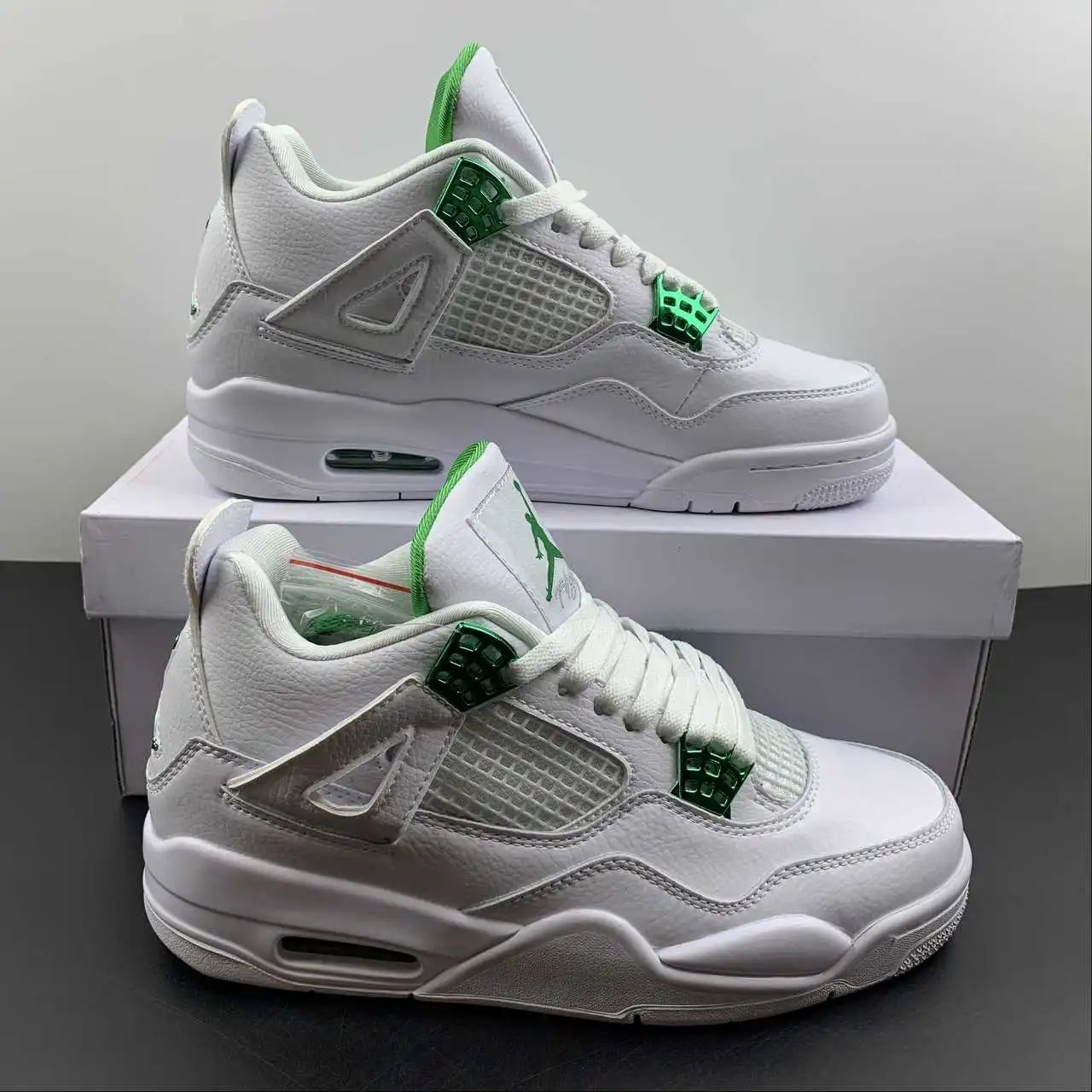 Air Jordan 4 CT8527-113