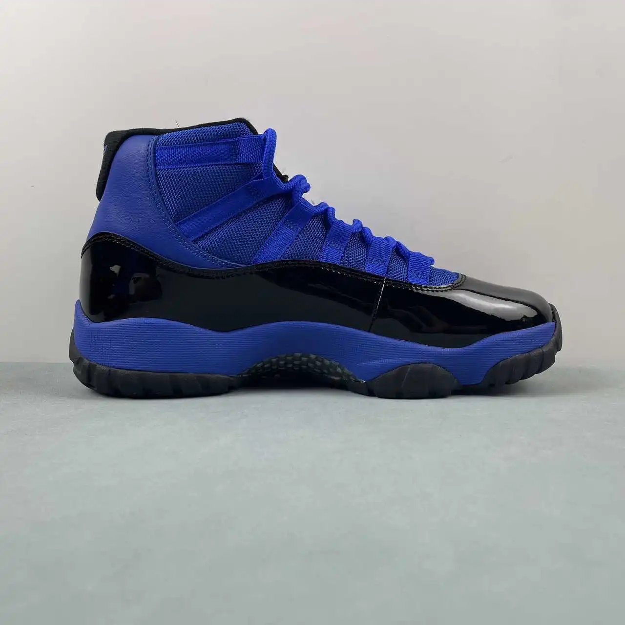Air Jordan 11 CT8012-400 5