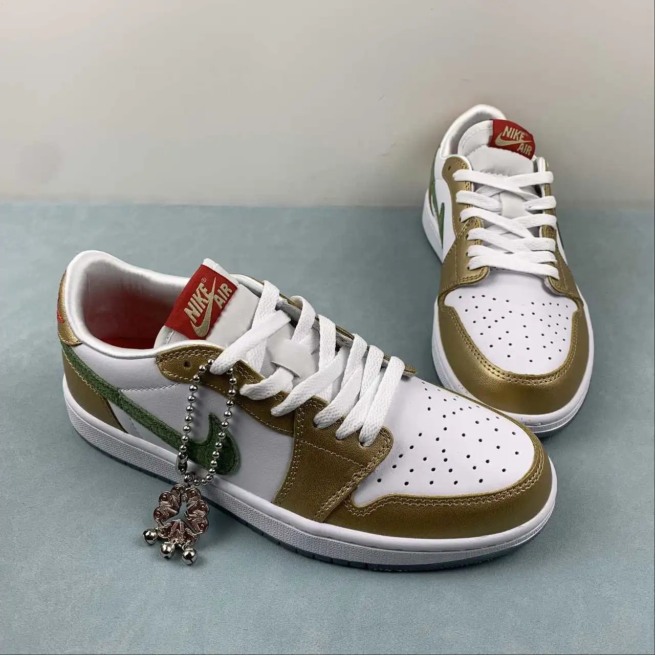 Air Jordan 1 Low FQ6593-100 thumbnail 2