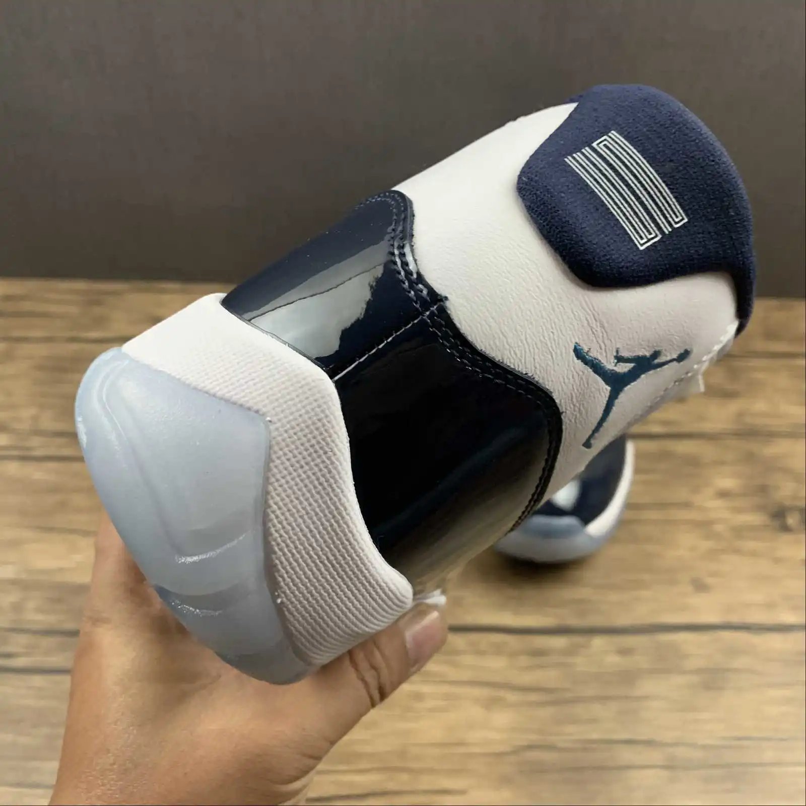 Air Jordan 11 378037-123 10