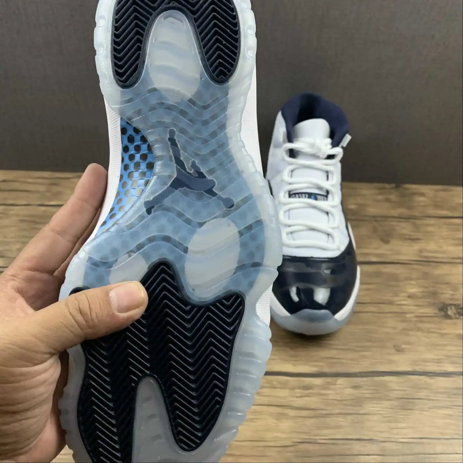Air Jordan 11 378037-123 11