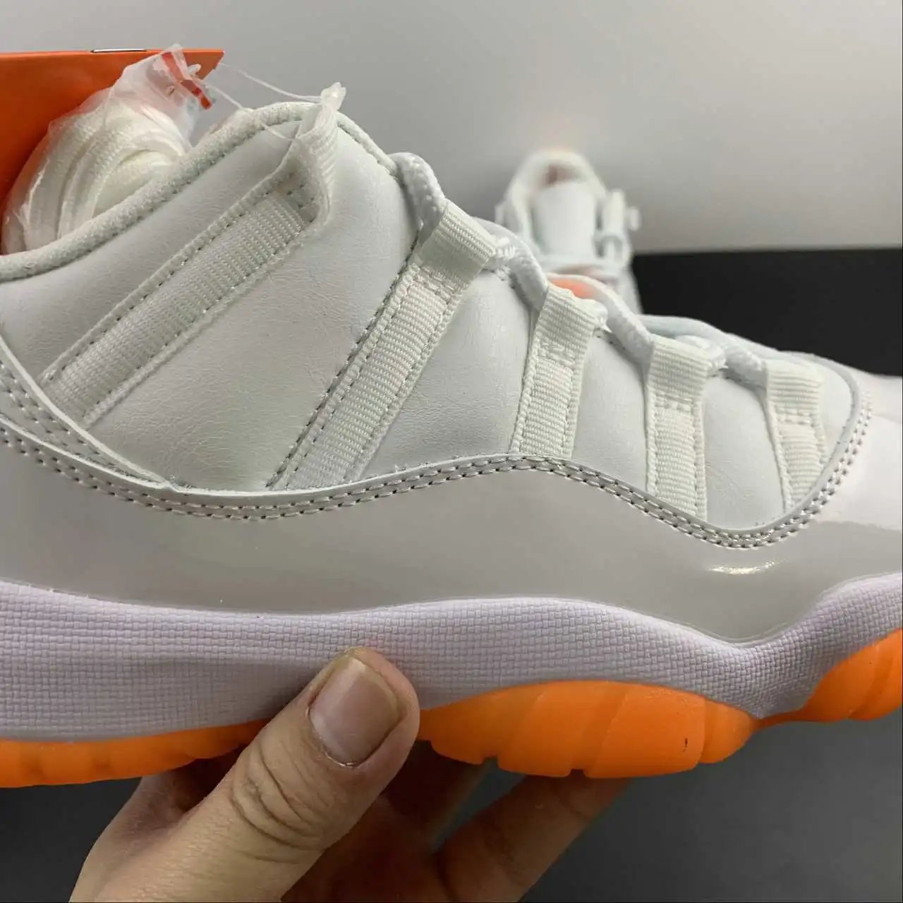Air Jordan 11 AH7860-139 8