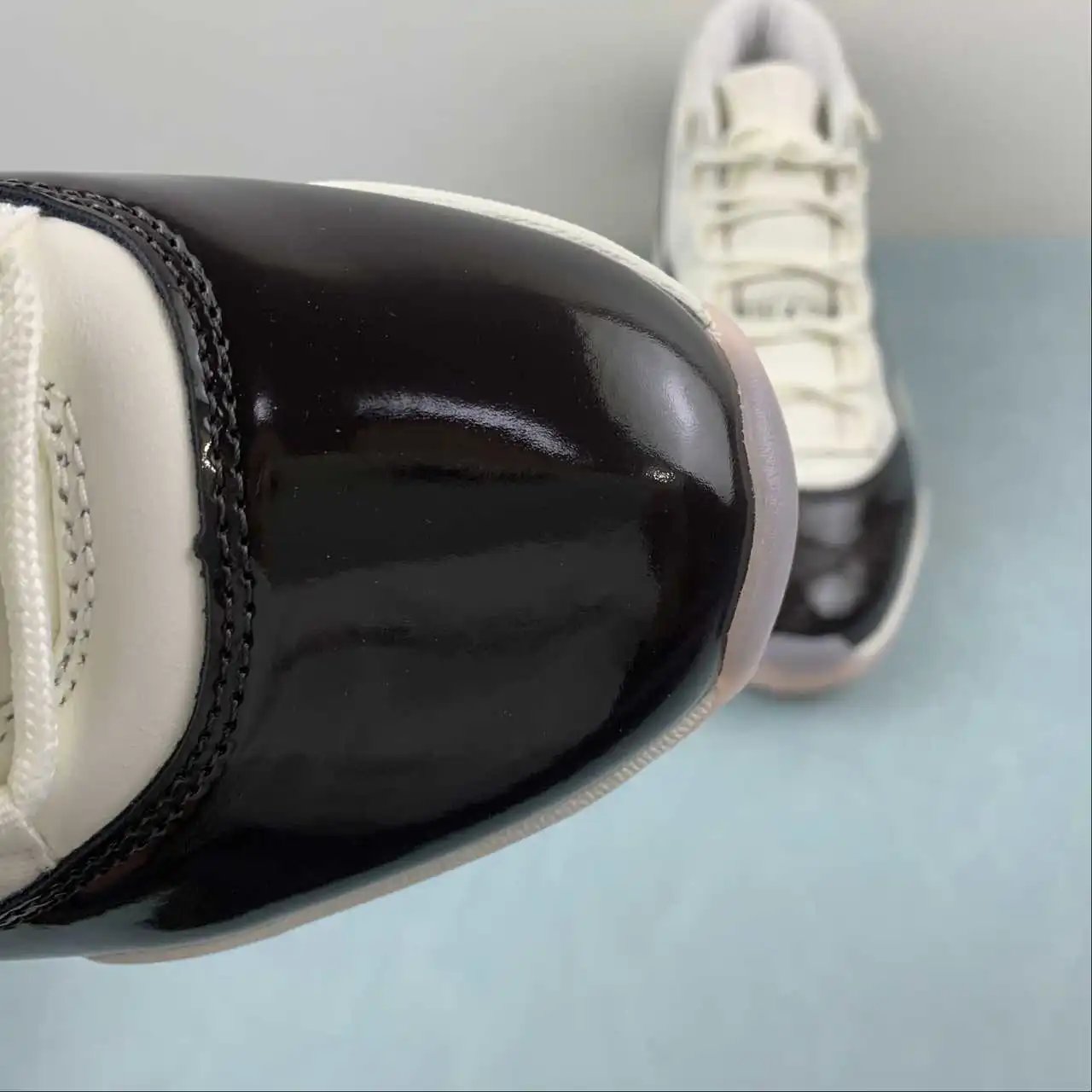 Air Jordan 11 AR0715-101 7