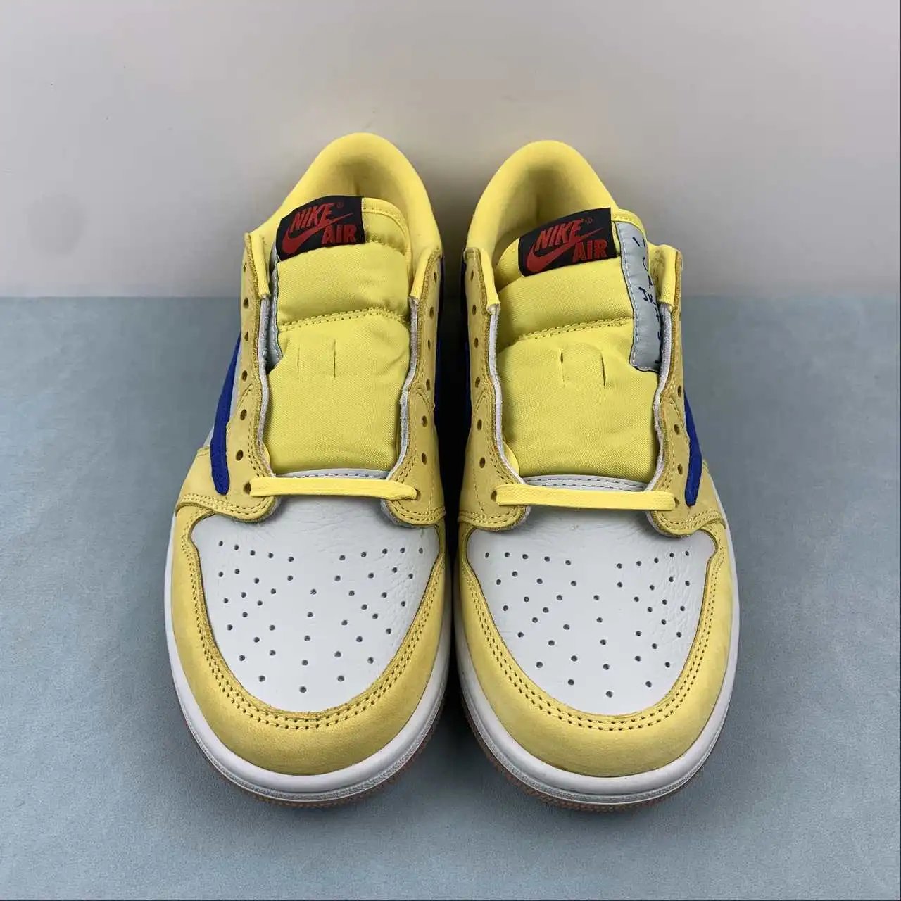 Air Jordan 1 Low DZ4137-700 thumbnail 3