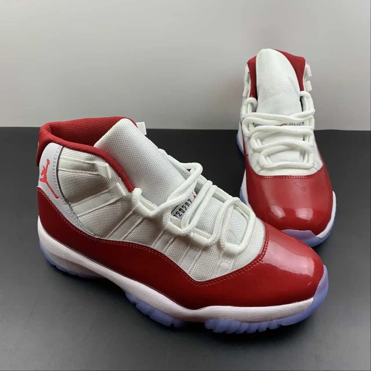 Air Jordan 11 CT8012-116 thumbnail 2