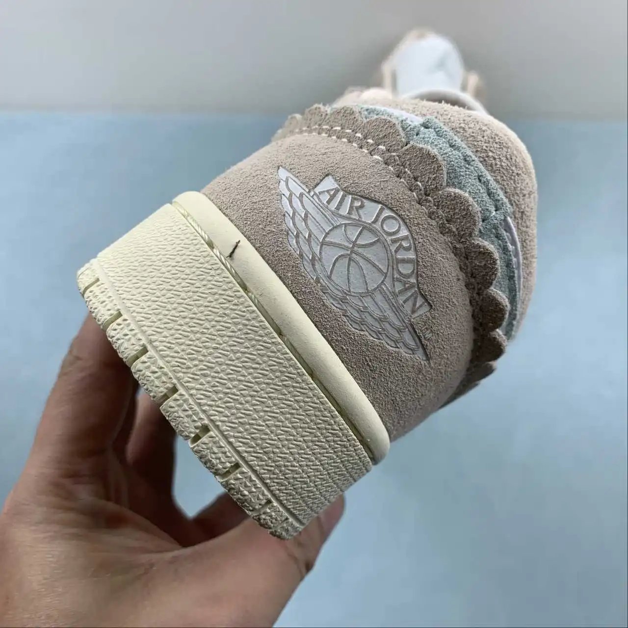 Air Jordan 1 Low DZ5356-800 10