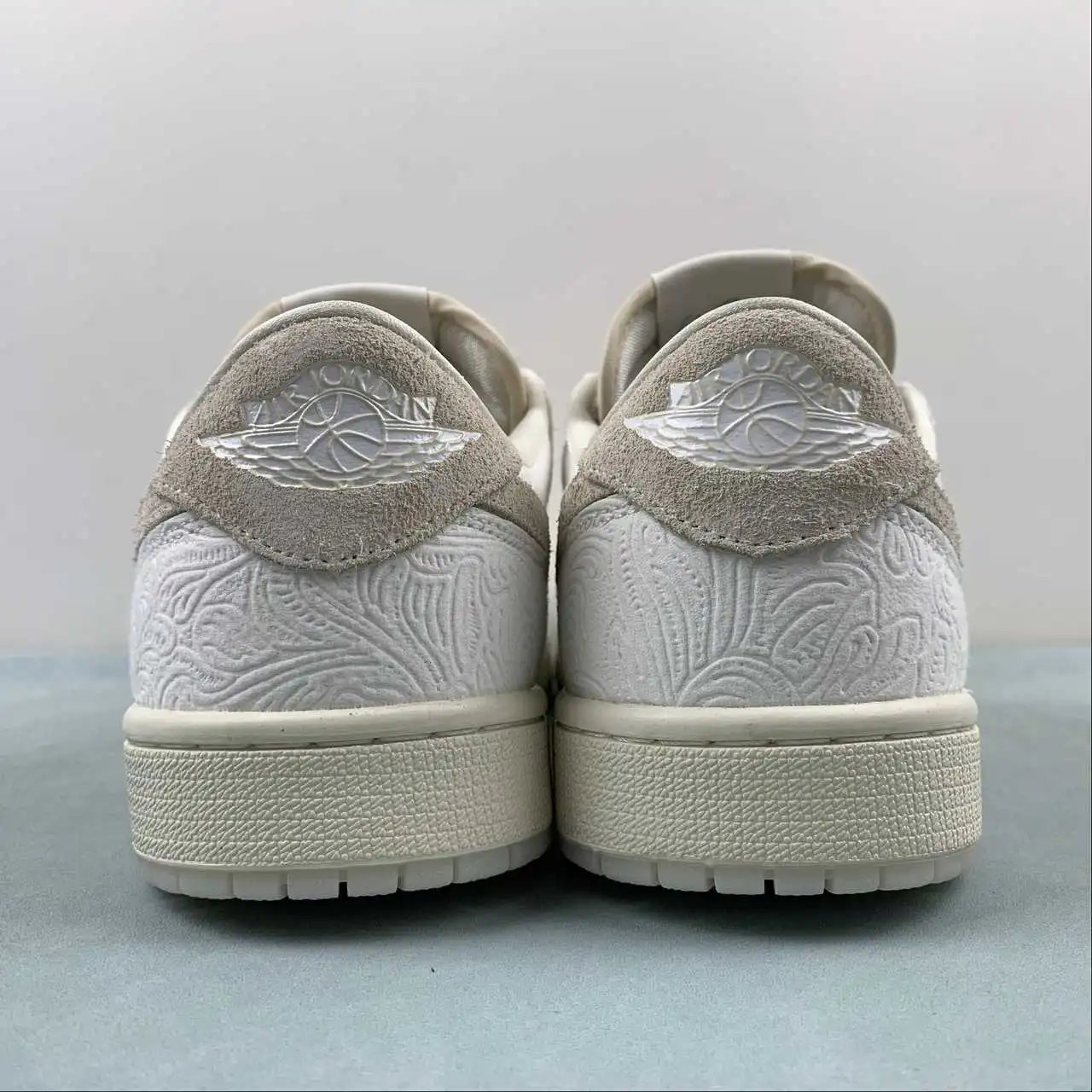 Air Jordan 1 Low FZ0455-200 thumbnail 4