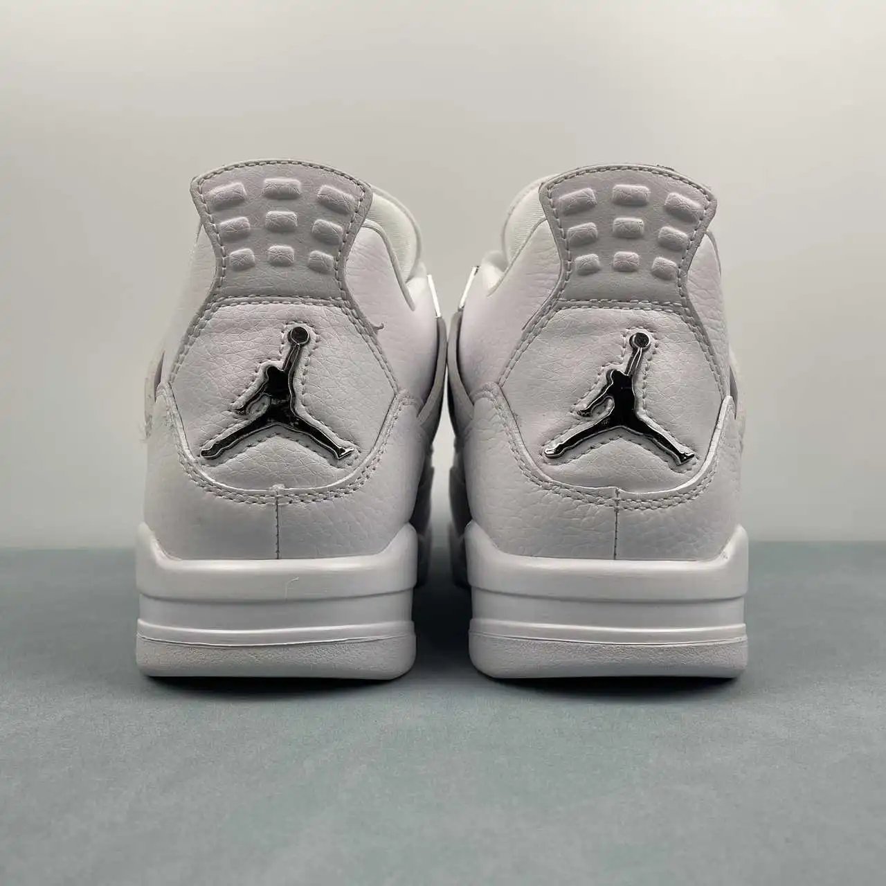 Air Jordan 4 308497-100 thumbnail 3