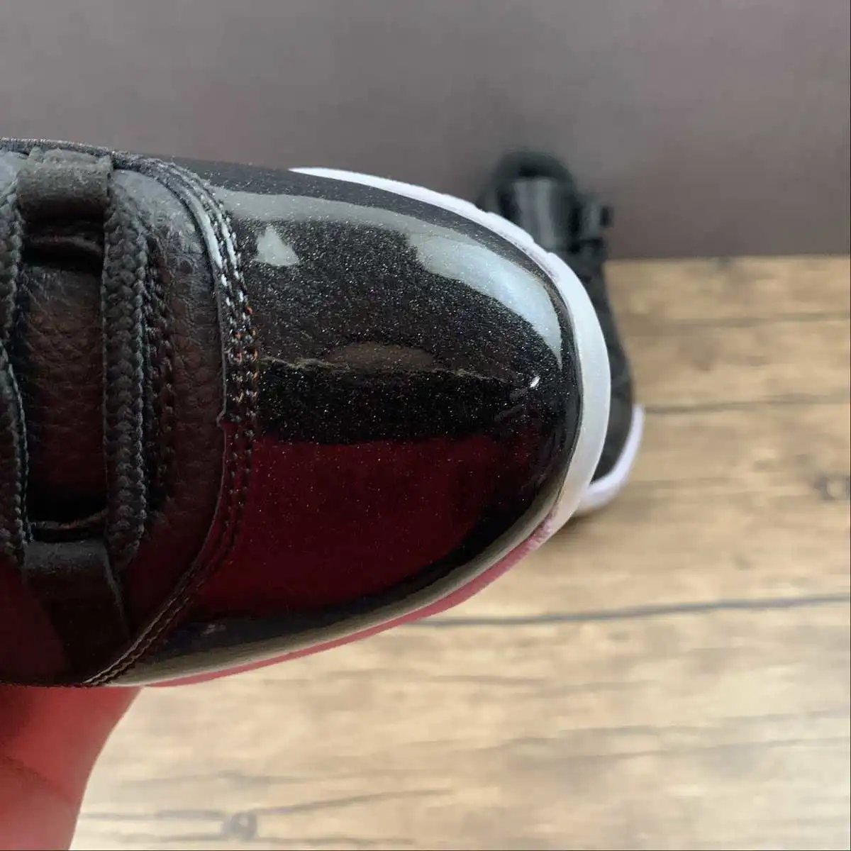 Air Jordan 11 AV2187-001 8
