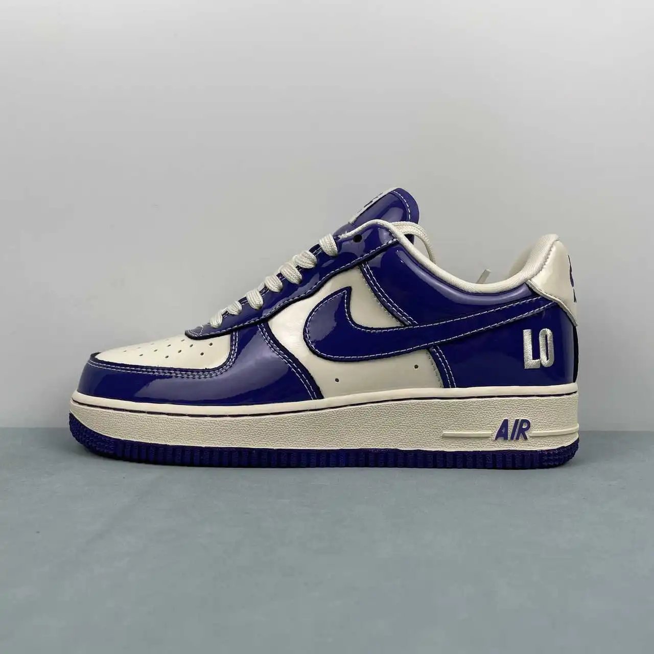 Nike Air Force 1 IO8765-100 thumbnail 4